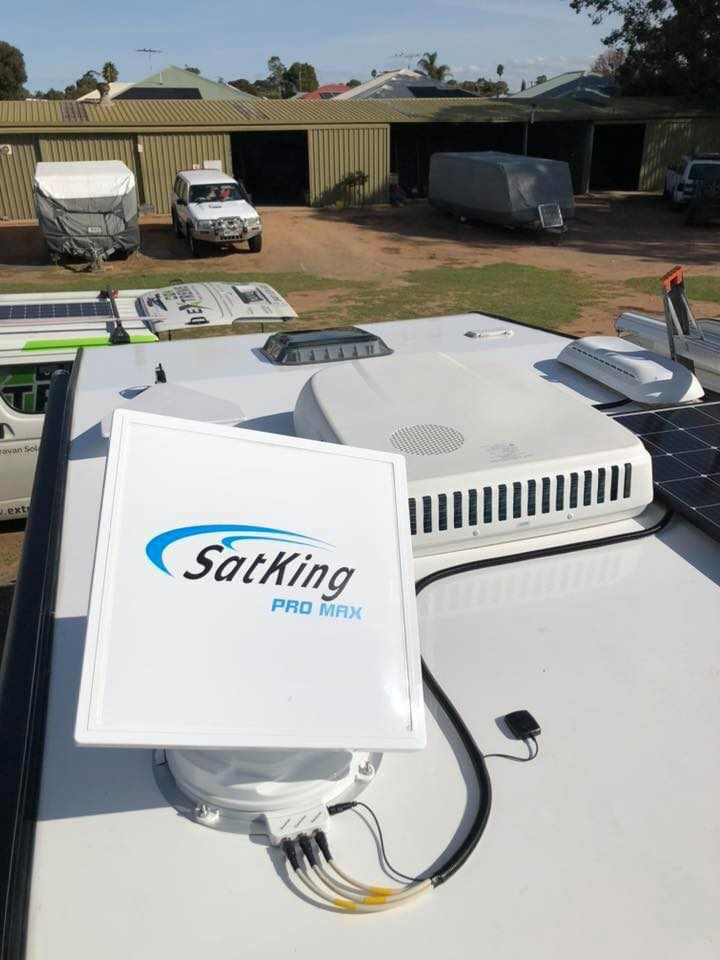 Fully automatic satellite dish for caravan